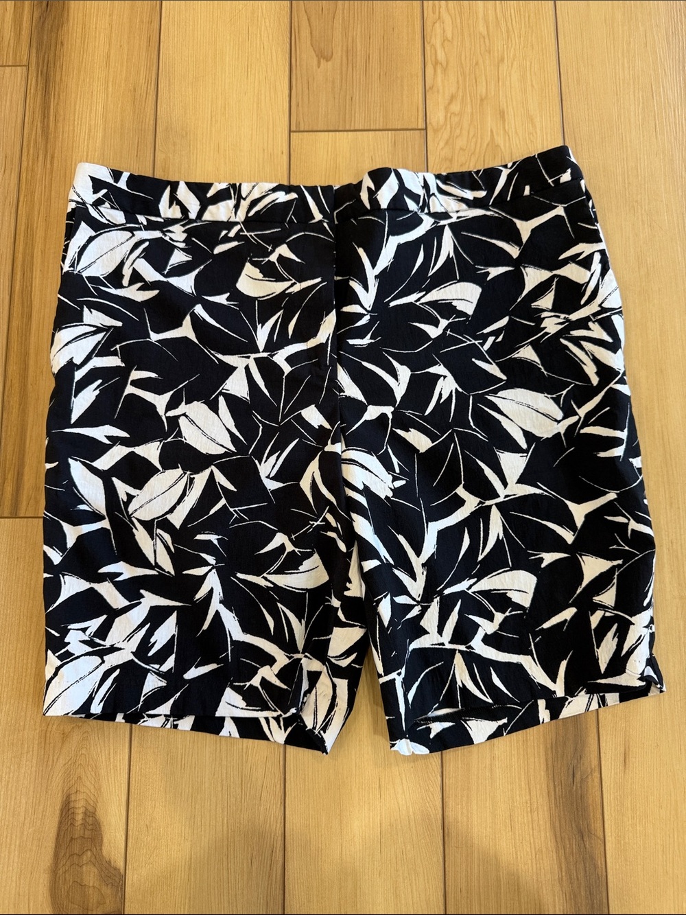 Mario Serrani Black and White Patterned Shorts